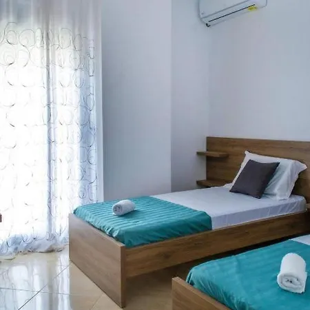 Lungomare Blue Sky Apartamento Vlorë
