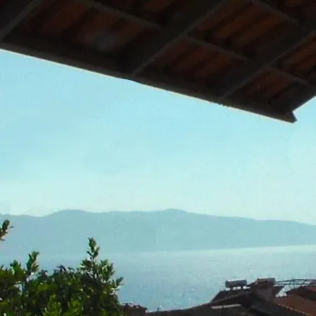 Lungomare Blue Sky דירה