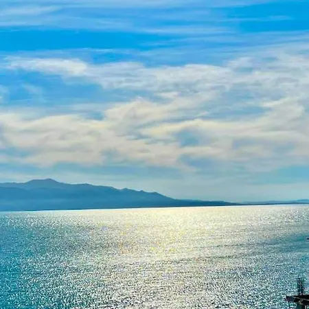 Lungomare Blue Sky דירה *
